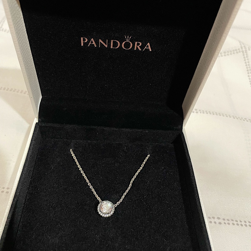 Pandora Round Sparkle Halo Neclace